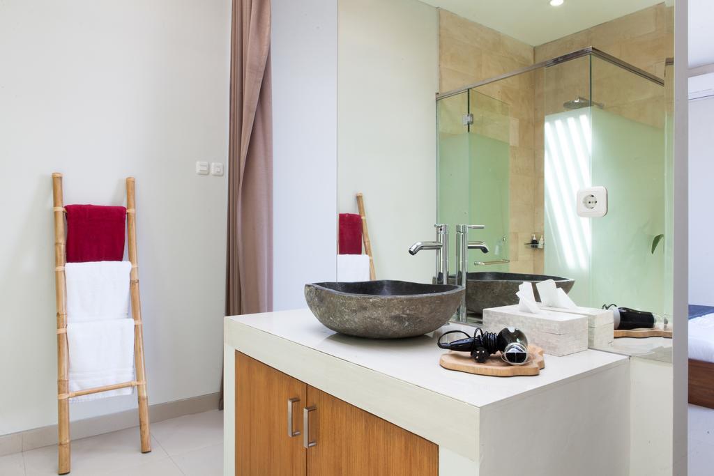 Maxwell Legian Villa Exterior photo